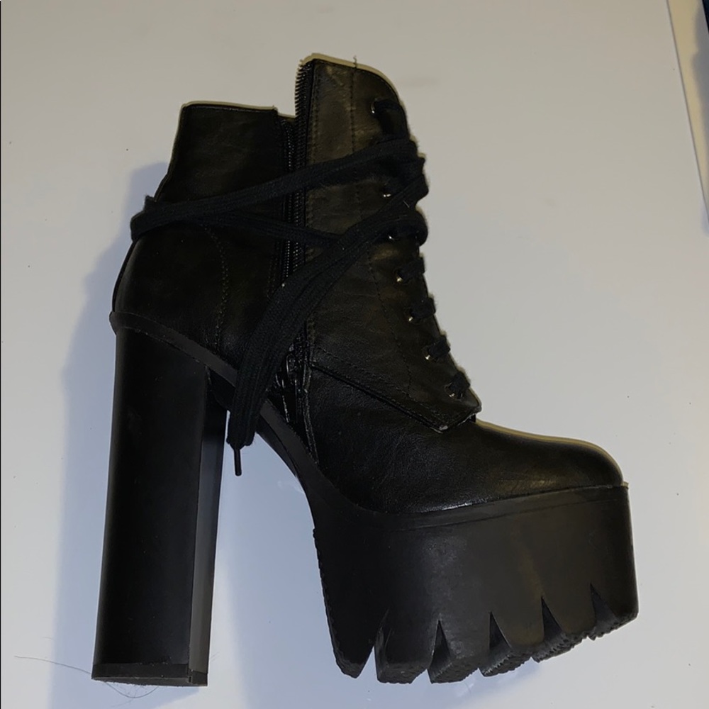 Giant Qpid 6 inch (2 inch front platform) shoes